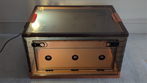 Insulated foldable brooder box - insulated,